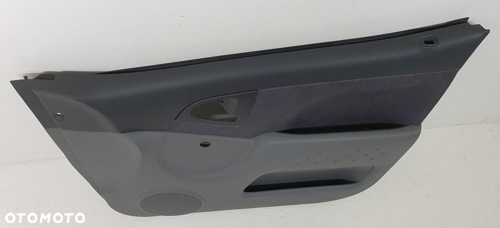 TAPICERKA BOCZEK PRAWY PRZÓD TOYOTA YARIS VERSO EUROPA - 2