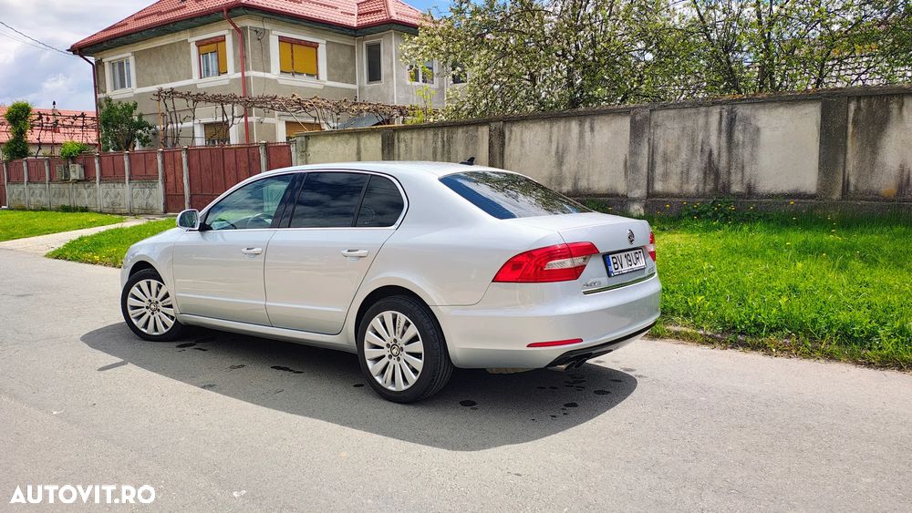 Skoda Superb 2.0 TDI Elegance - 4