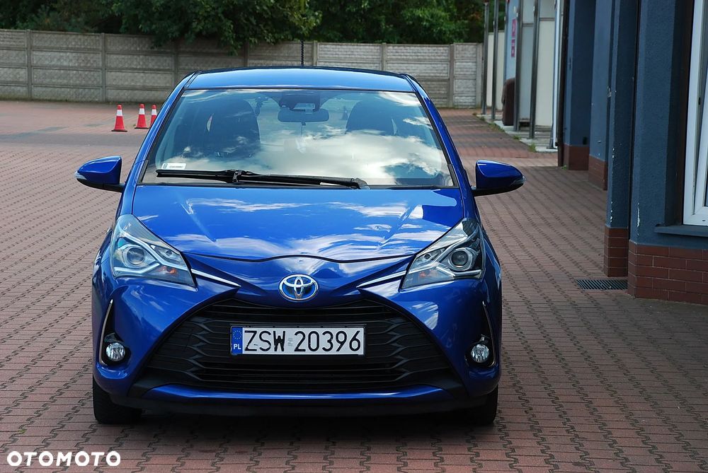 Toyota Yaris Hybrid 100 Life - 4
