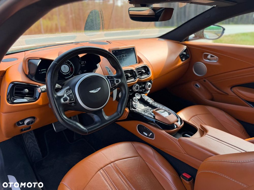 Aston Martin Vantage - 14