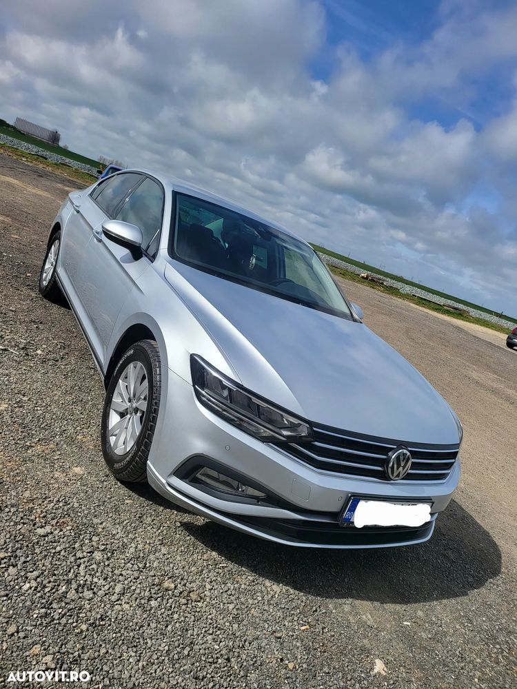 Volkswagen Passat - 1