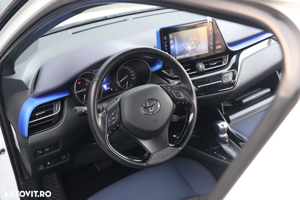 Toyota C-HR Hybrid Style - 17