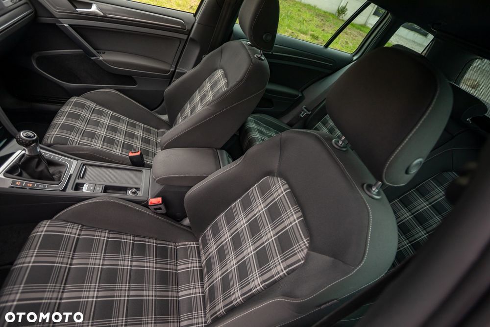 Volkswagen Golf GTD (BlueMotion Technology) - 20
