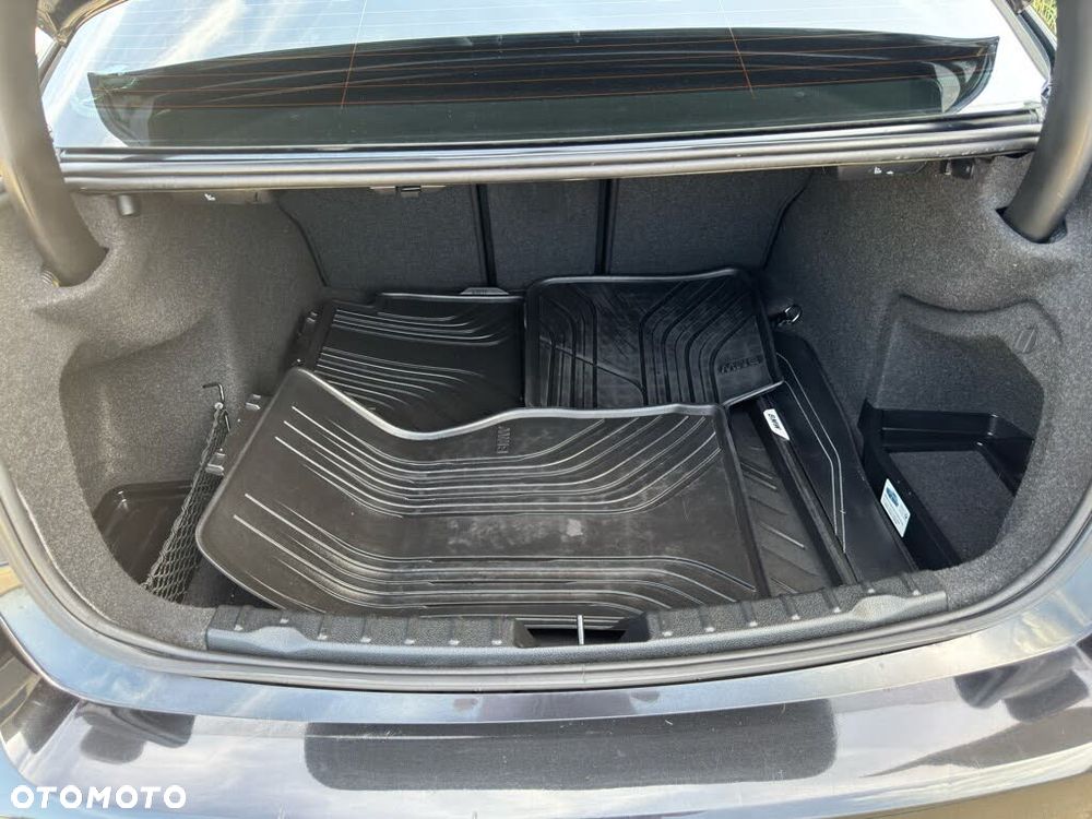 BMW Seria 3 330i M Sport Shadow - 20