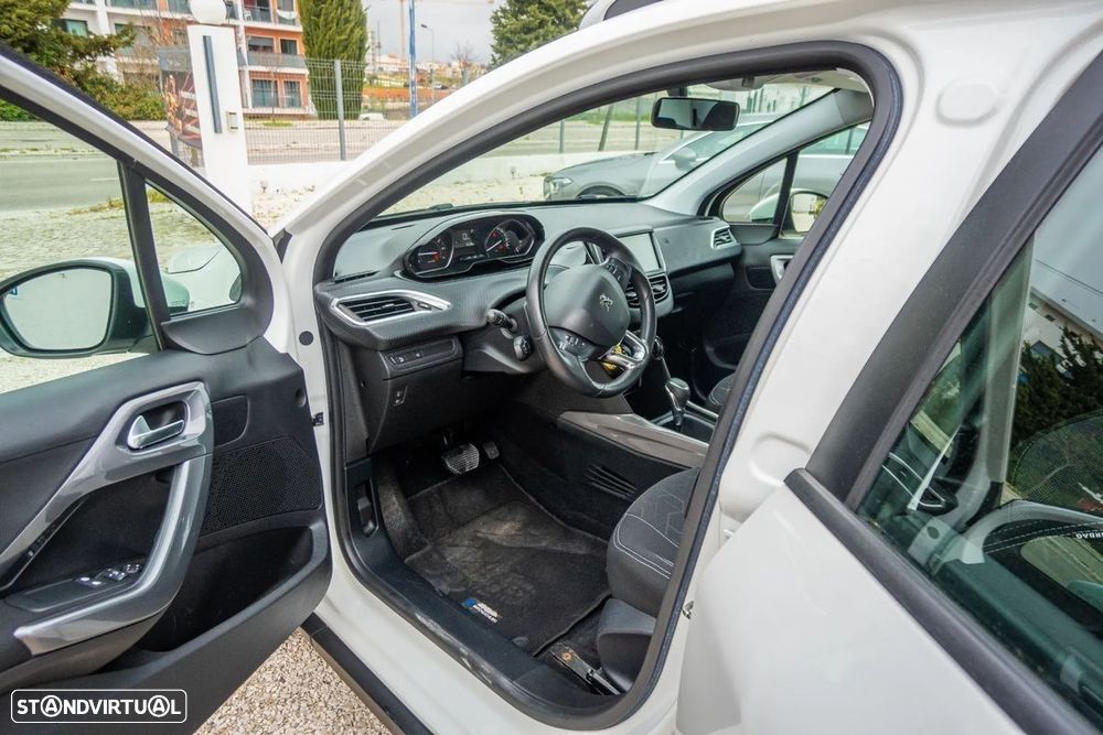 Peugeot 2008 PureTech 110 GPF Stop&Start EAT6 Signature - 3