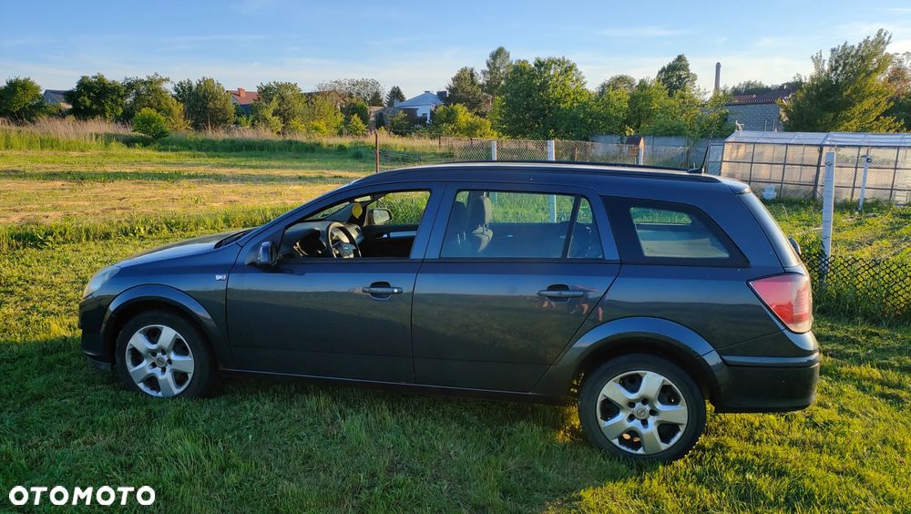 Opel Astra 1.9 CDTI DPF Cosmo - 1
