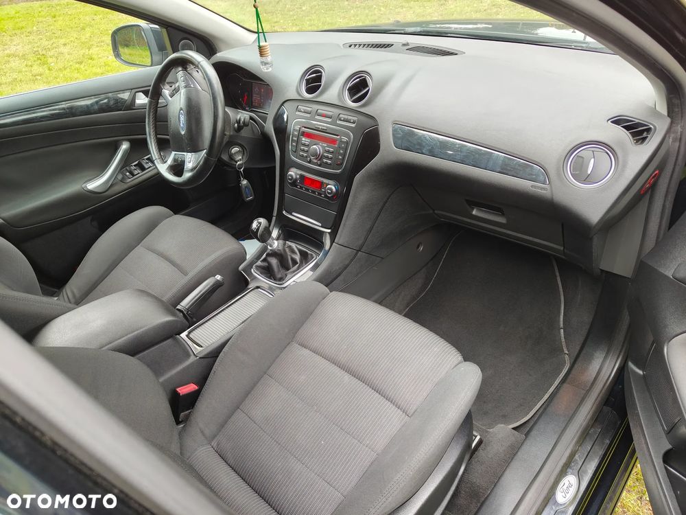 Ford Mondeo - 22