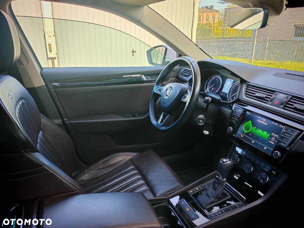 Skoda Superb 2.0 TDI L&K DSG - 17