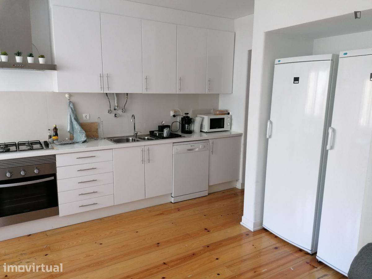 Quarto - localizado em Saldanha Lisbon - Grande imagem: 5/9