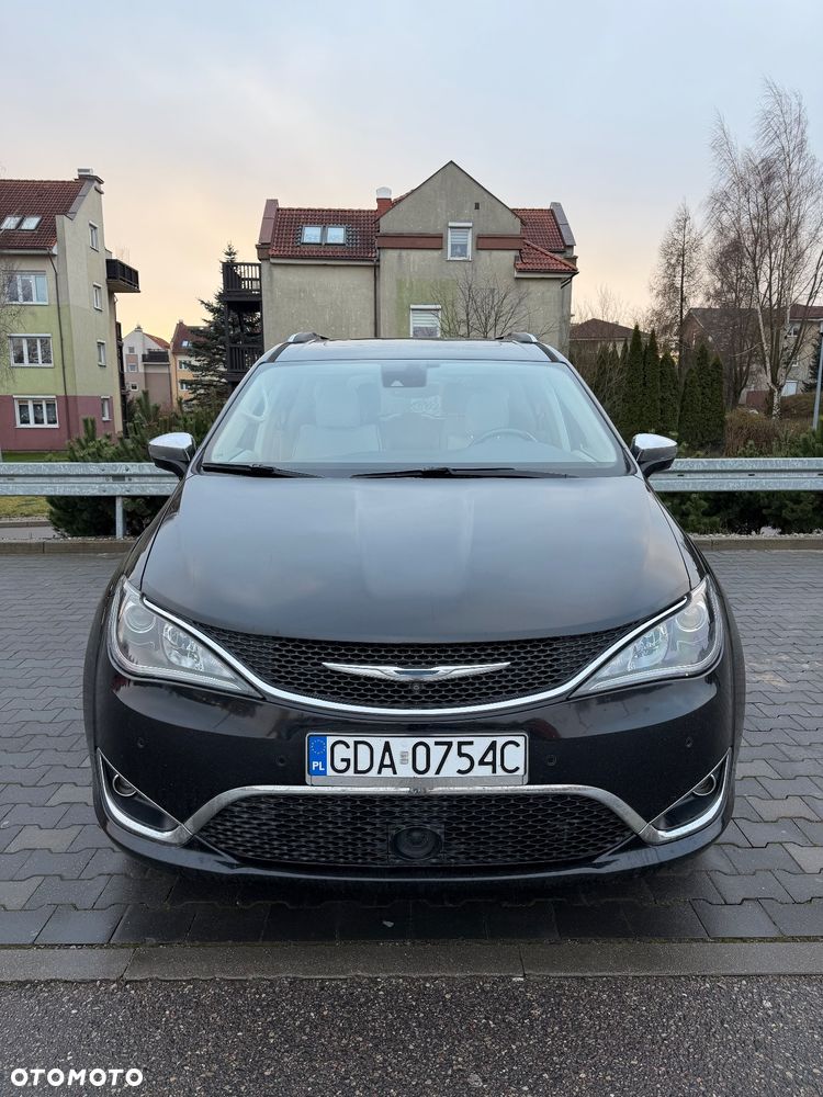 Chrysler Pacifica - 2