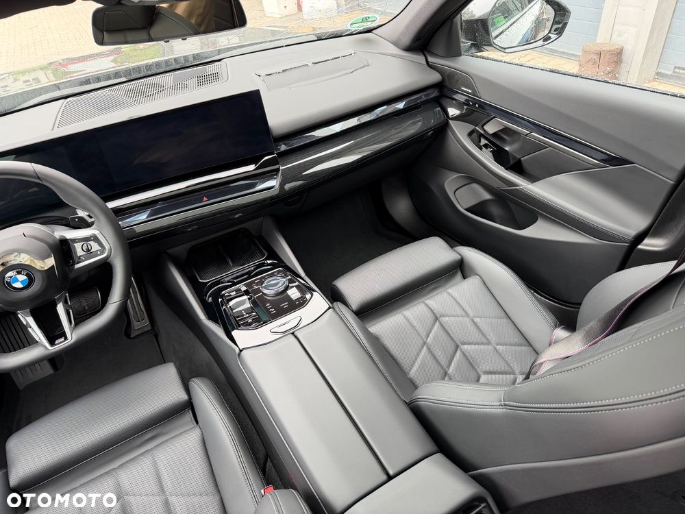 BMW Seria 5 520d xDrive - 23