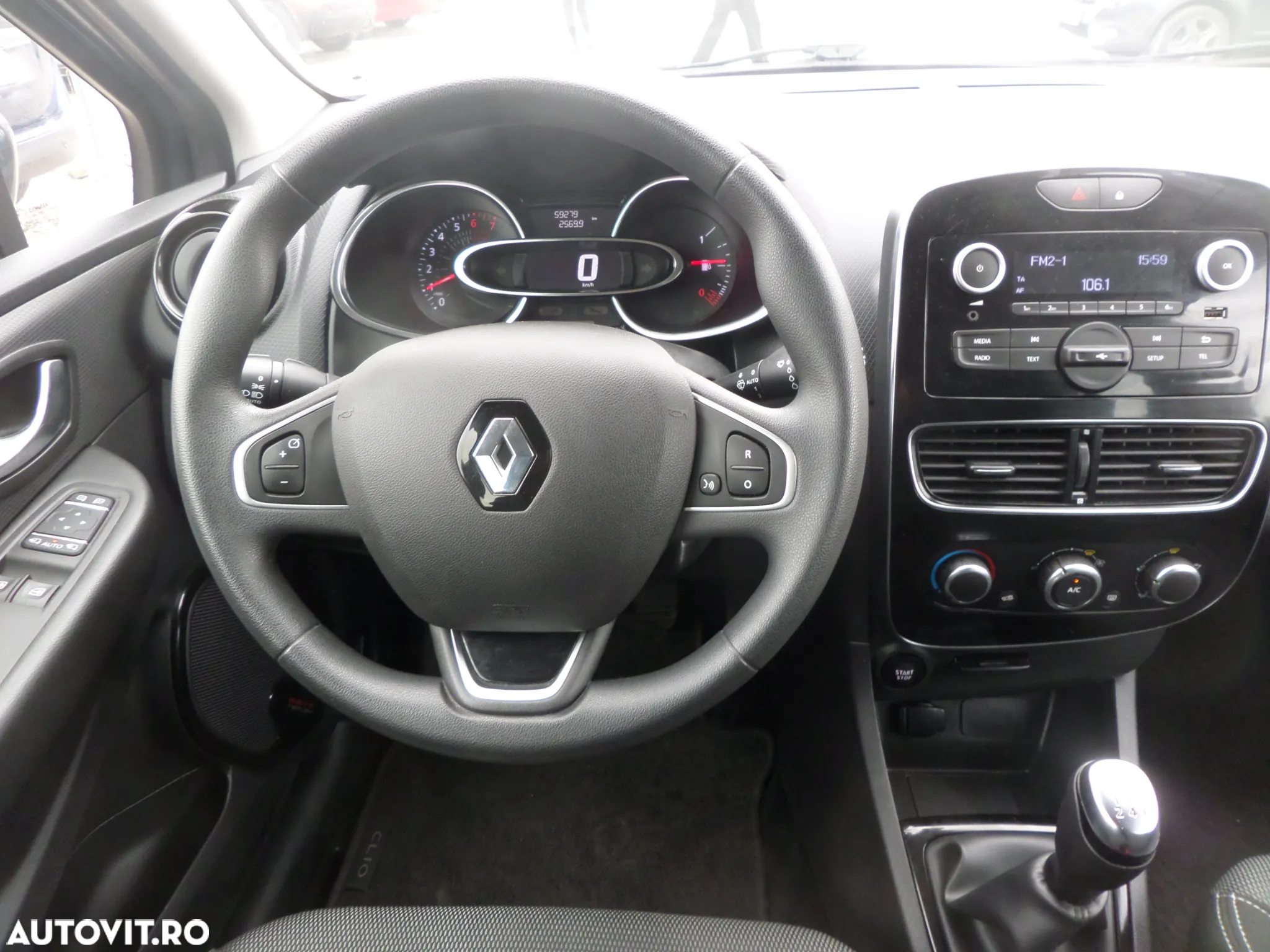 Renault Clio - 28