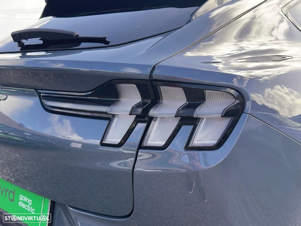 Ford Mustang Mach-E Alargada AWD - 20
