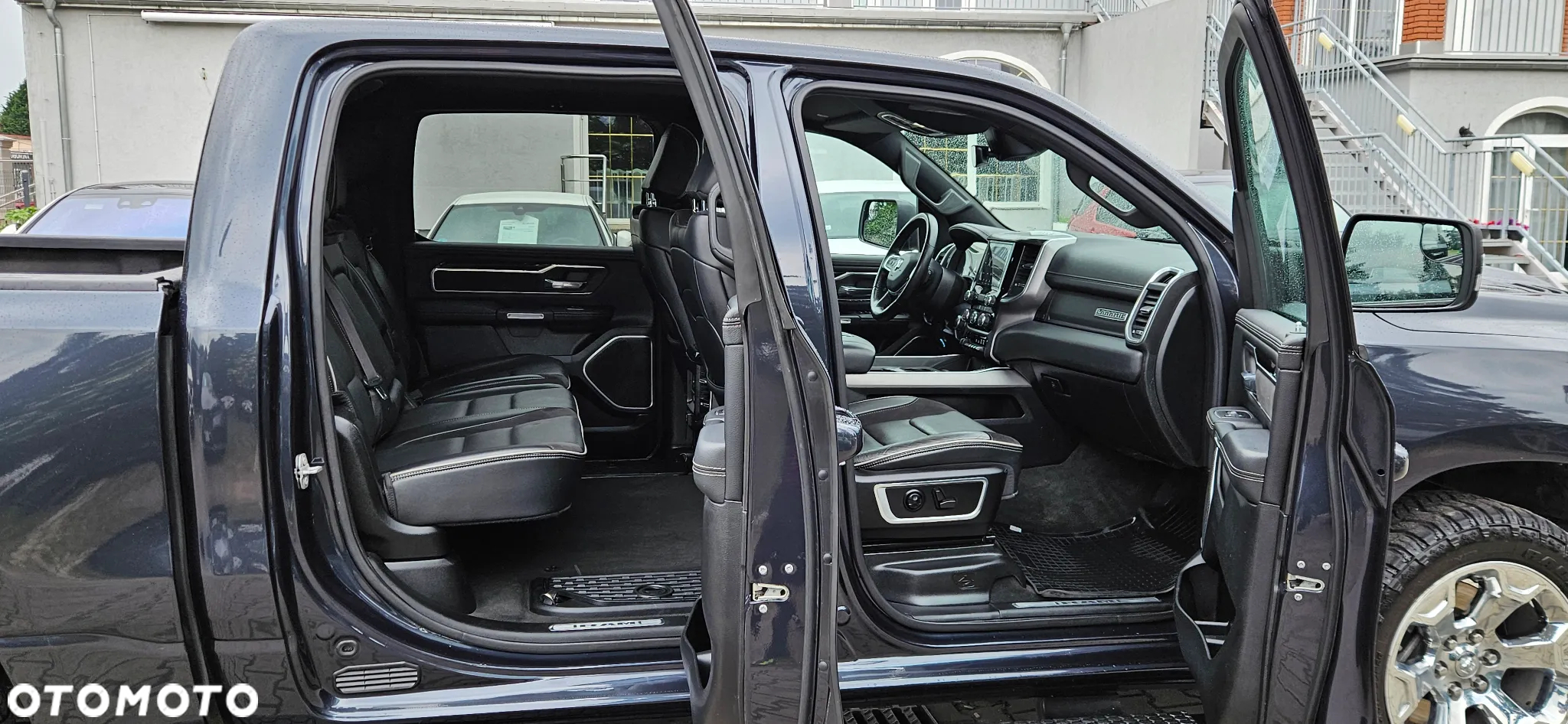 RAM 1500 Crew Cab Laramie - 18