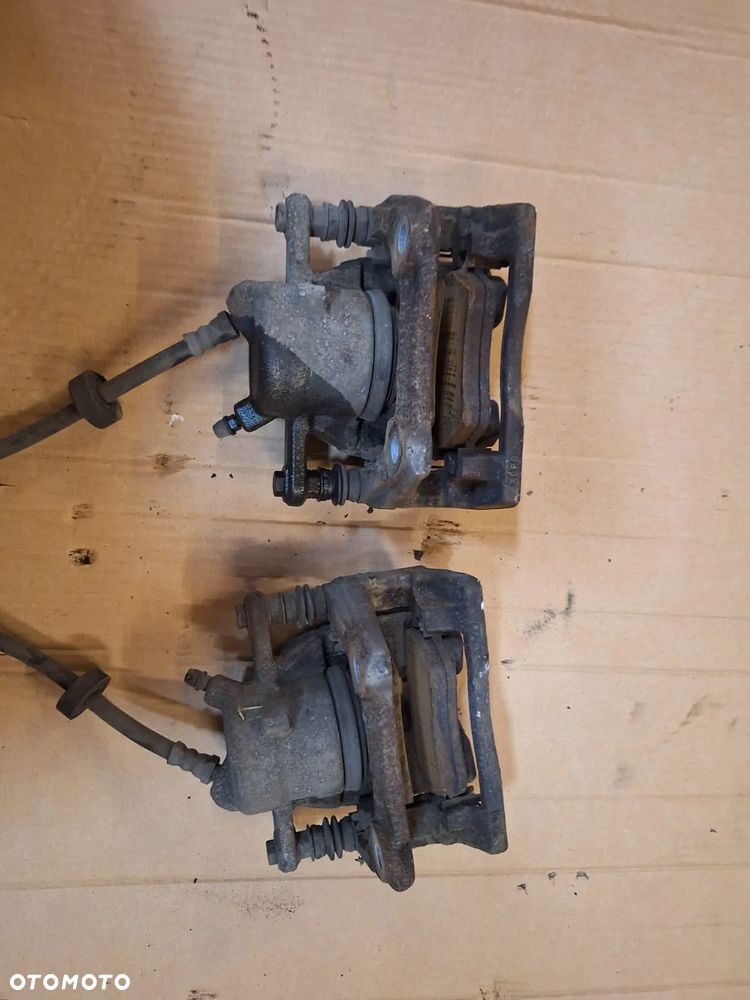 Zacisk hamulcowy prawy lewy przedni renault zoe - 2