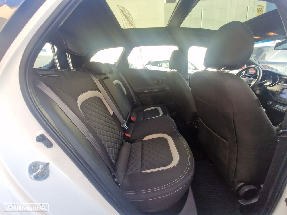 Kia Ceed SW 1.6 CRDi GT Line - 11