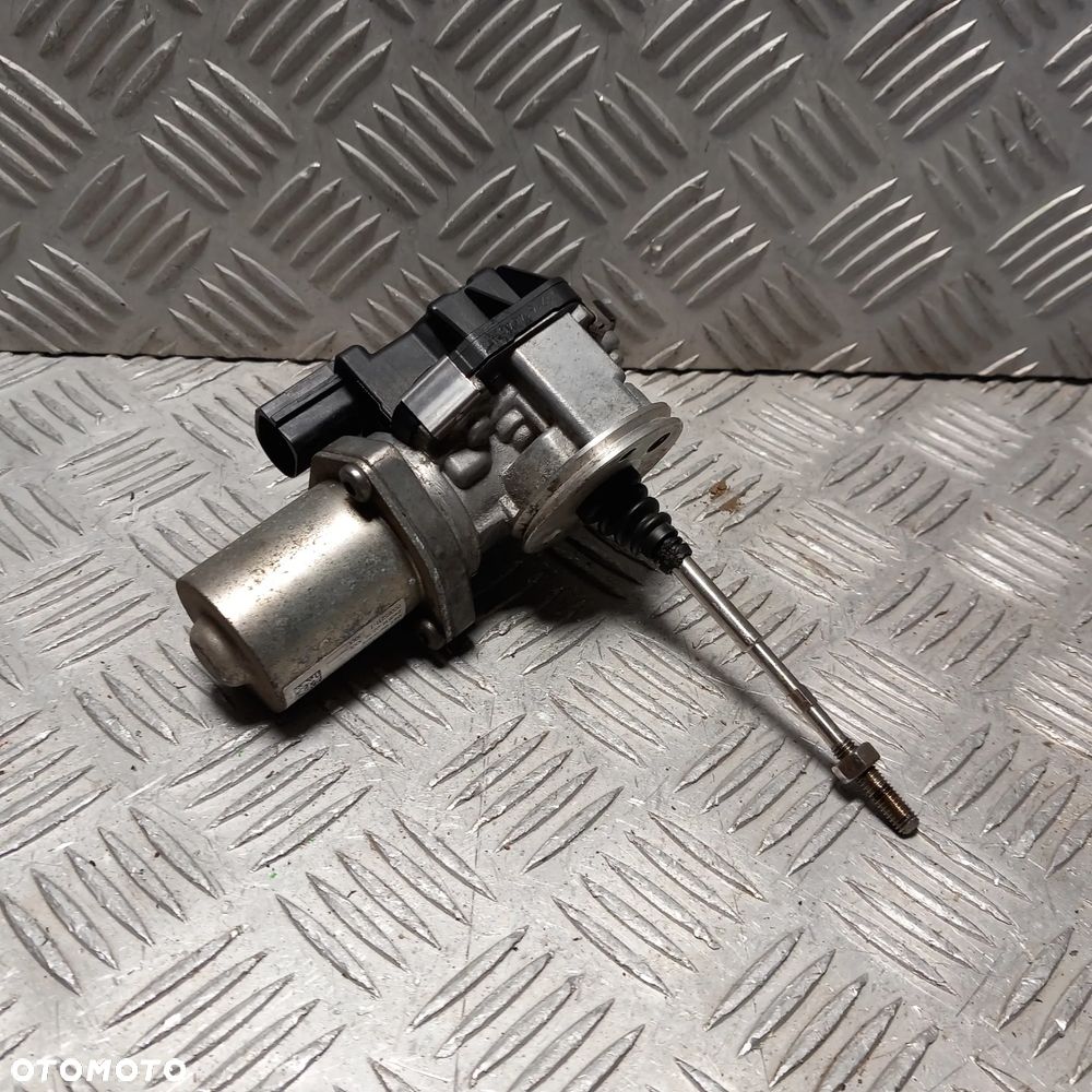 AUDI A4 B9 2.0 TFSI NASTAWNIK STEROWNIK TURBINY 06L145614B - 1