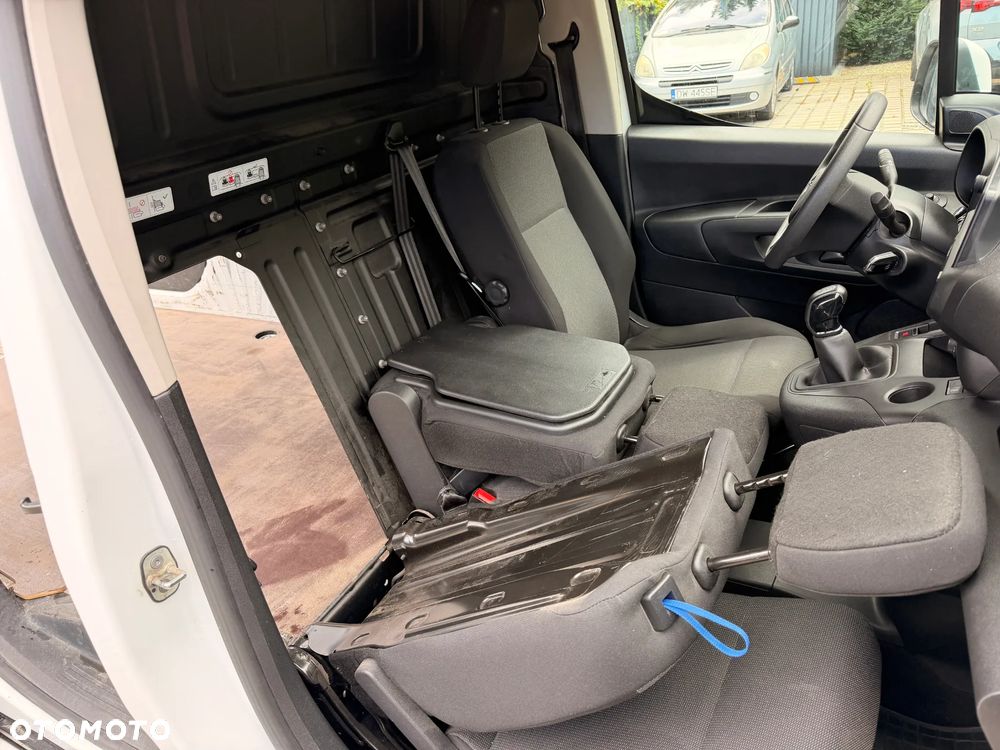 Opel COMBO - 16