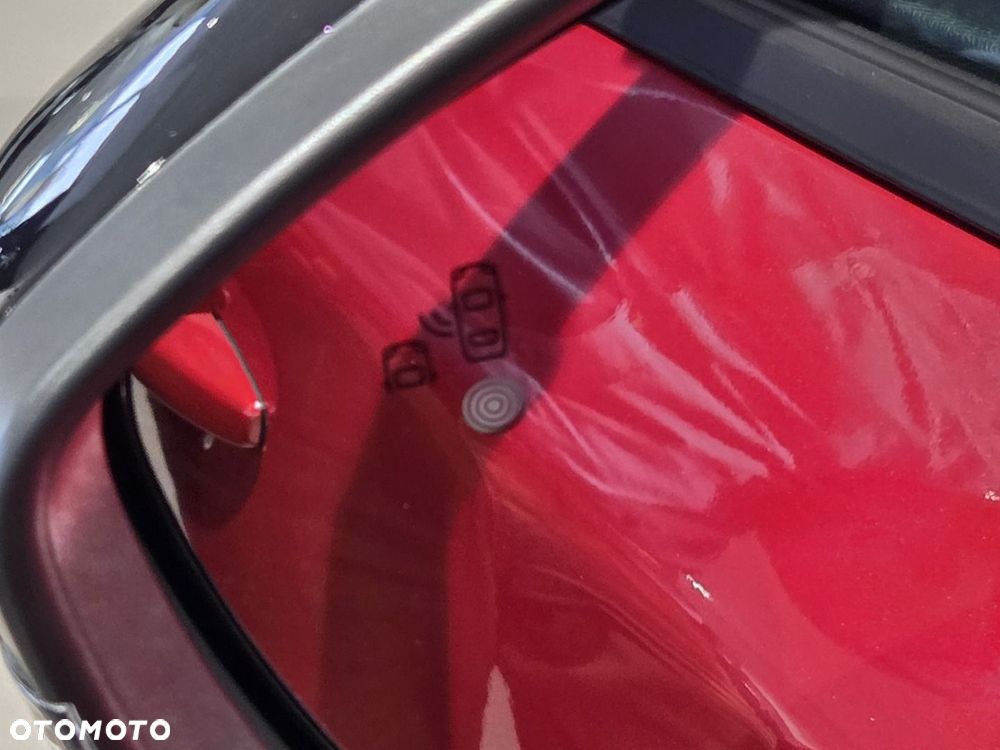 Peugeot 2008 PureTech 130 Allure S&S EAT8 - 24