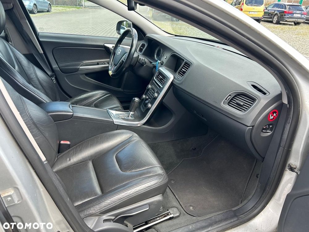 Volvo S60 D5 AWD Geartronic Summum - 18