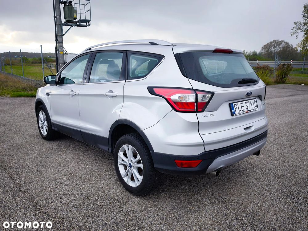 Ford Kuga 1.5 EcoBoost 2x4 Titanium - 3