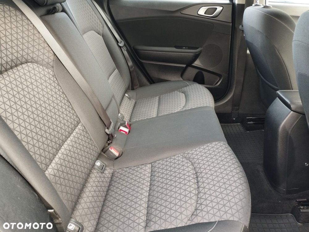 Kia Ceed - 23