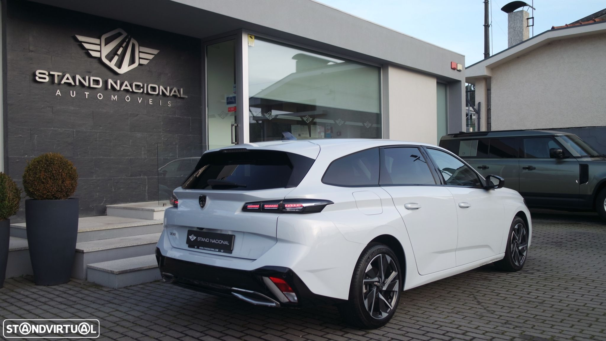 Peugeot 308 SW 1.2 PureTech Allure EAT8 - 8