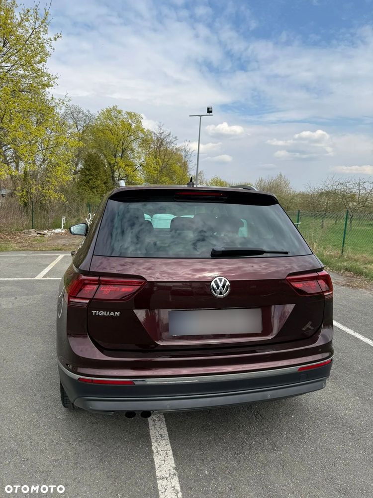 Volkswagen Tiguan - 12