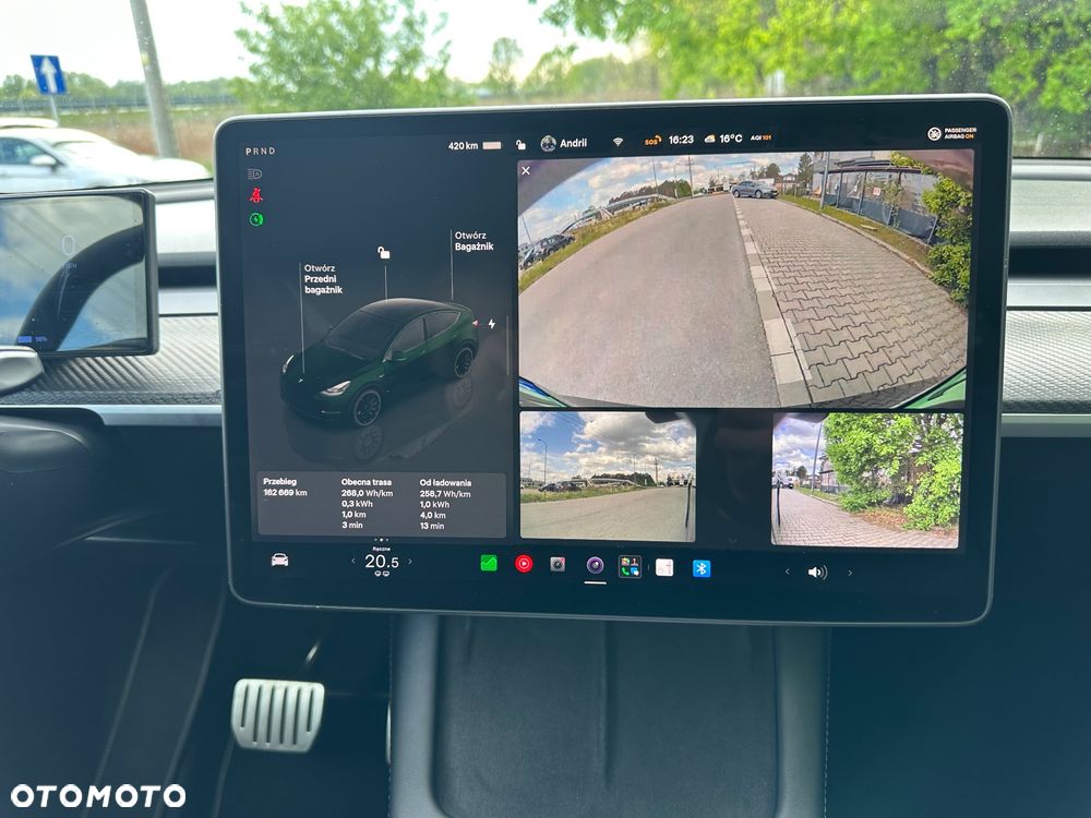 Tesla Model Y Performance AWD - 28
