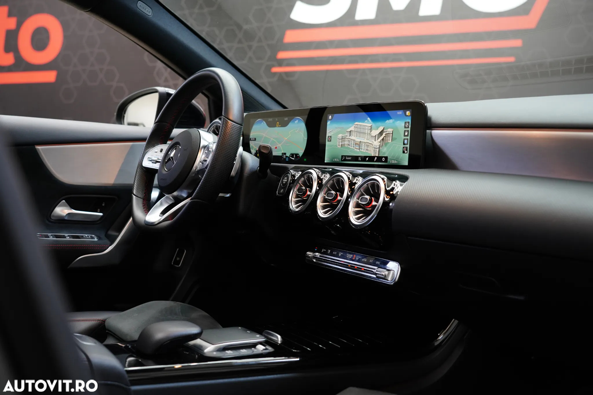 Mercedes-Benz A 180 7G-DCT AMG Line - 14