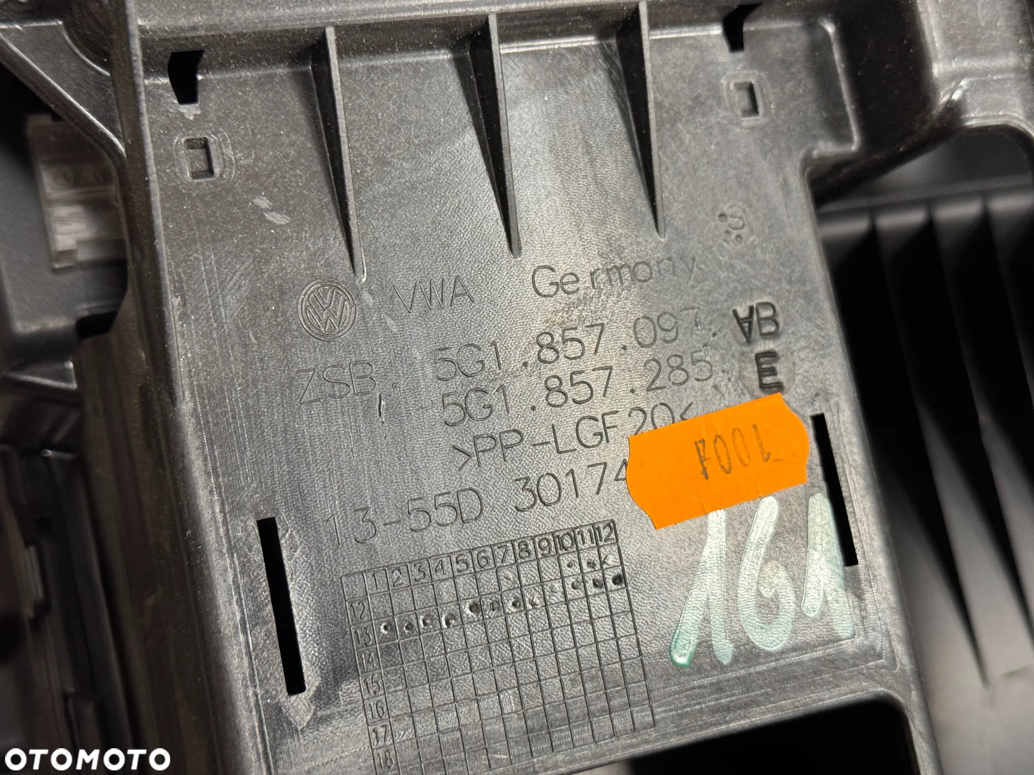 VOLKSWAGEN GOLF VII SCHOWEK PÓŁKA PASAŻERA 5G1857097 - 6