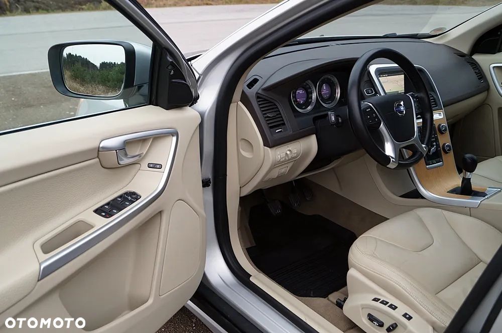 Volvo XC 60 D4 Edition Pro - 17