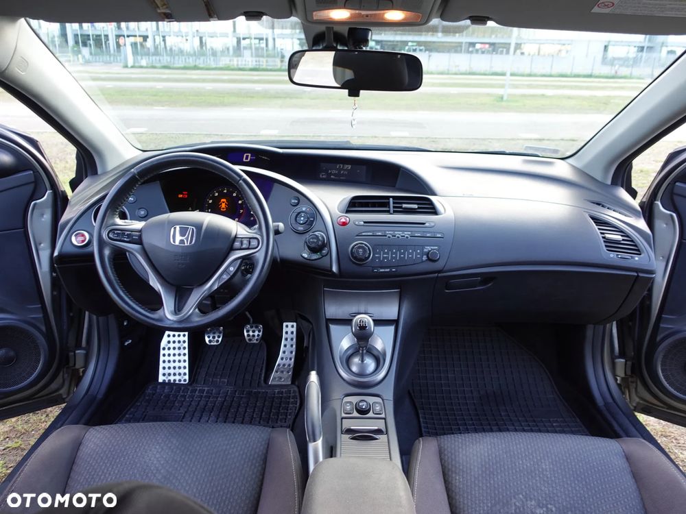 Honda Civic 1.8 Sport - 16