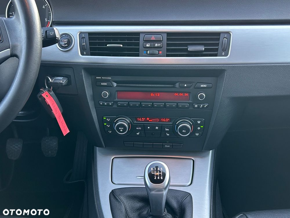 BMW Seria 3 318d DPF Edition Exclusive - 29