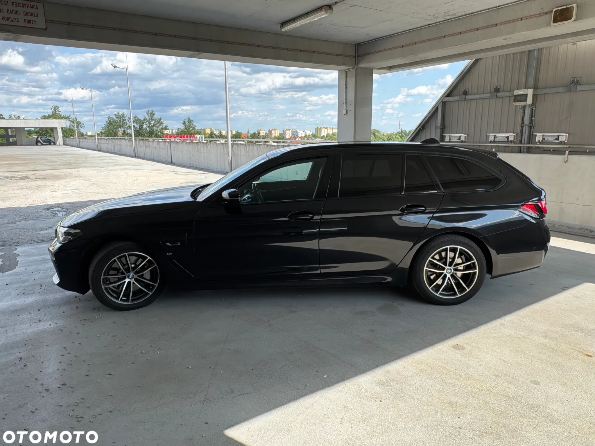 BMW Seria 5 530e xDrive M Sport sport - 4