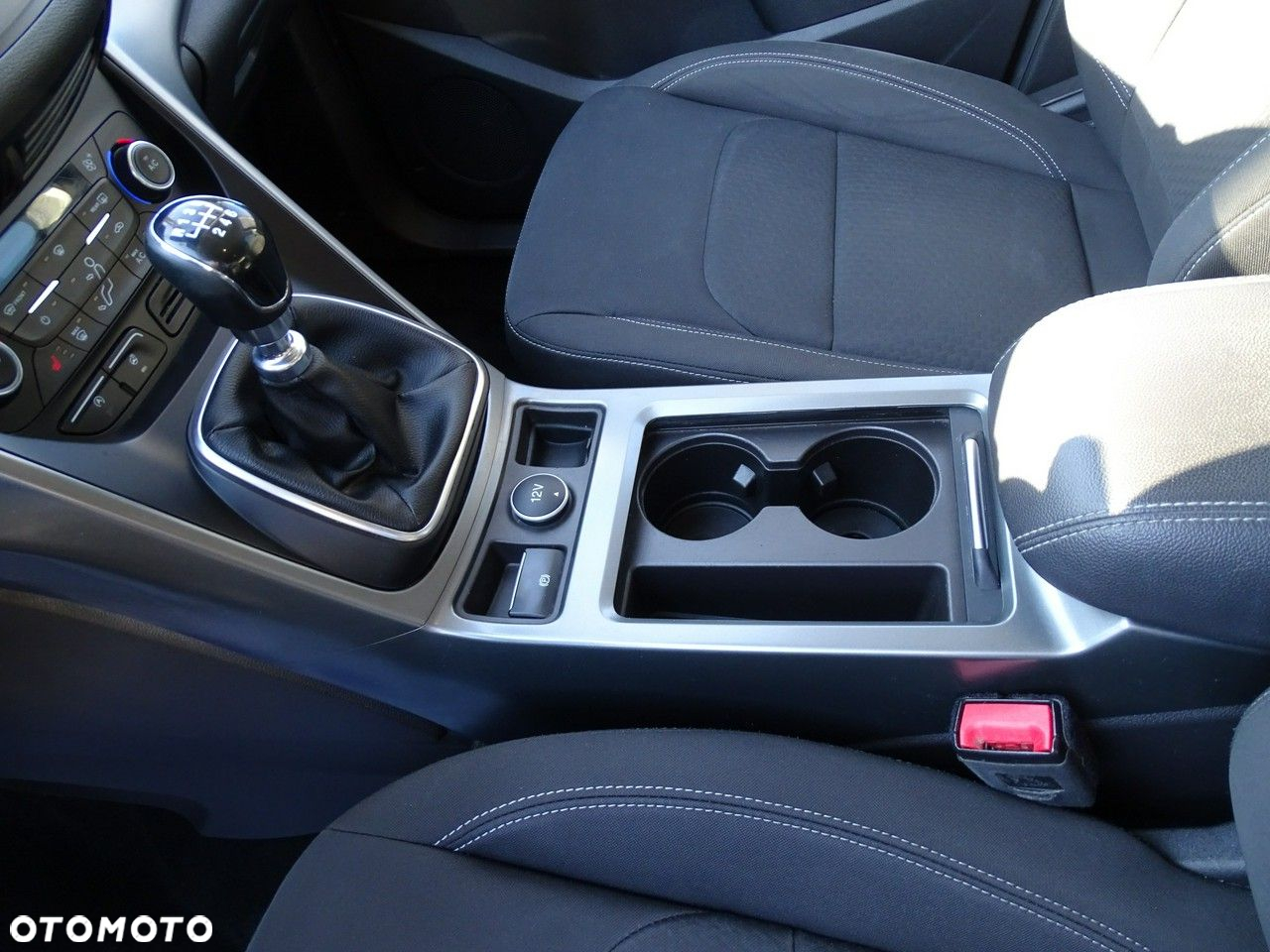 Ford Kuga - 27