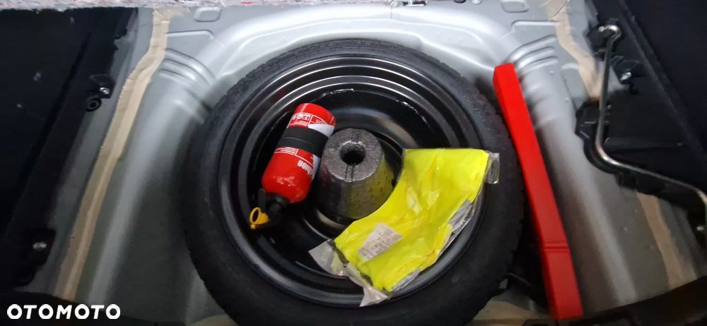 Toyota Yaris 1.5 Premium CVT - 11