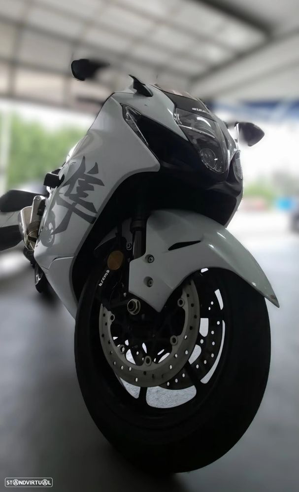 Suzuki Hayabusa GSX1300R Hayabusa - 2