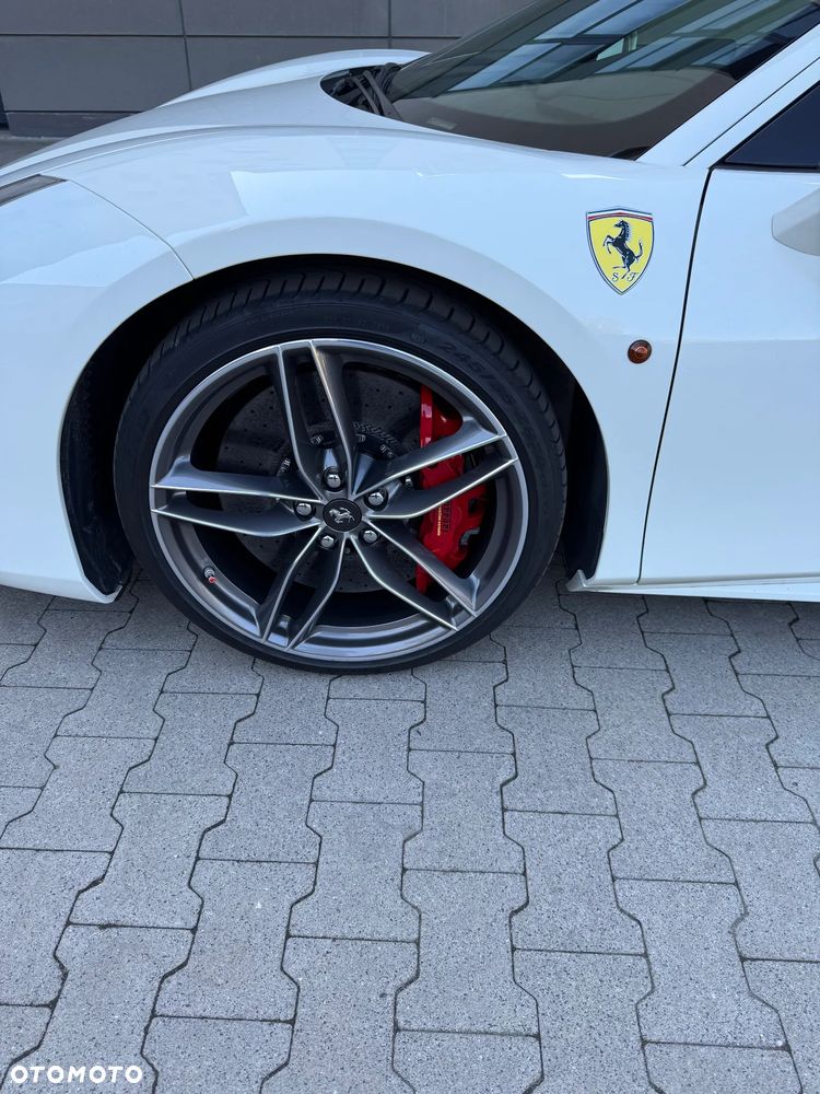 Ferrari 488 - 12