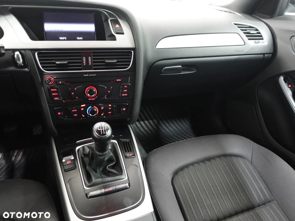 Audi A4 Avant 2.0 TDI DPF quattro Ambiente - 34