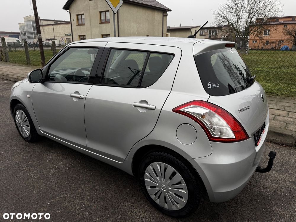 Suzuki Swift - 4