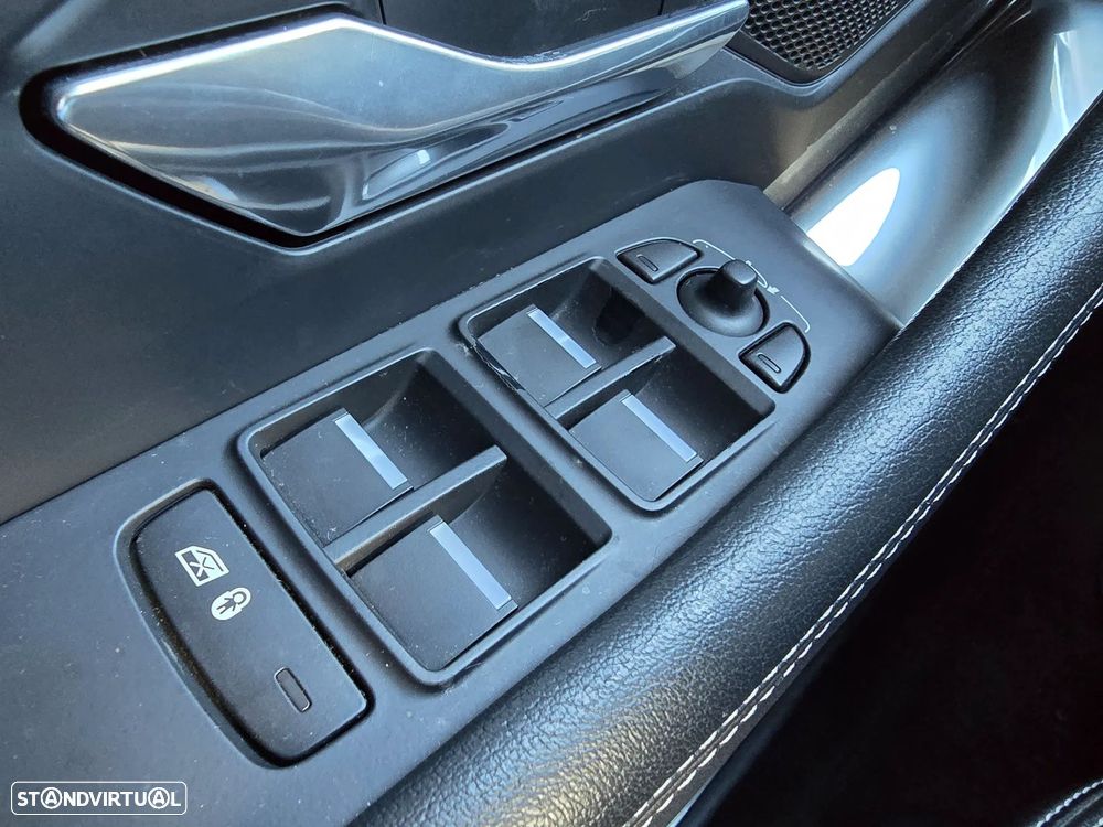 Jaguar E-Pace D150 AWD Aut. R-Dynamic S - 32