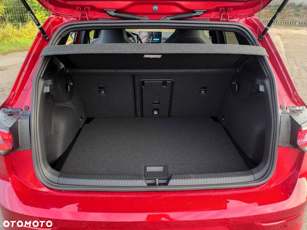Volkswagen Golf 1.5 eTSI mHEV R-Line Plus DSG - 27