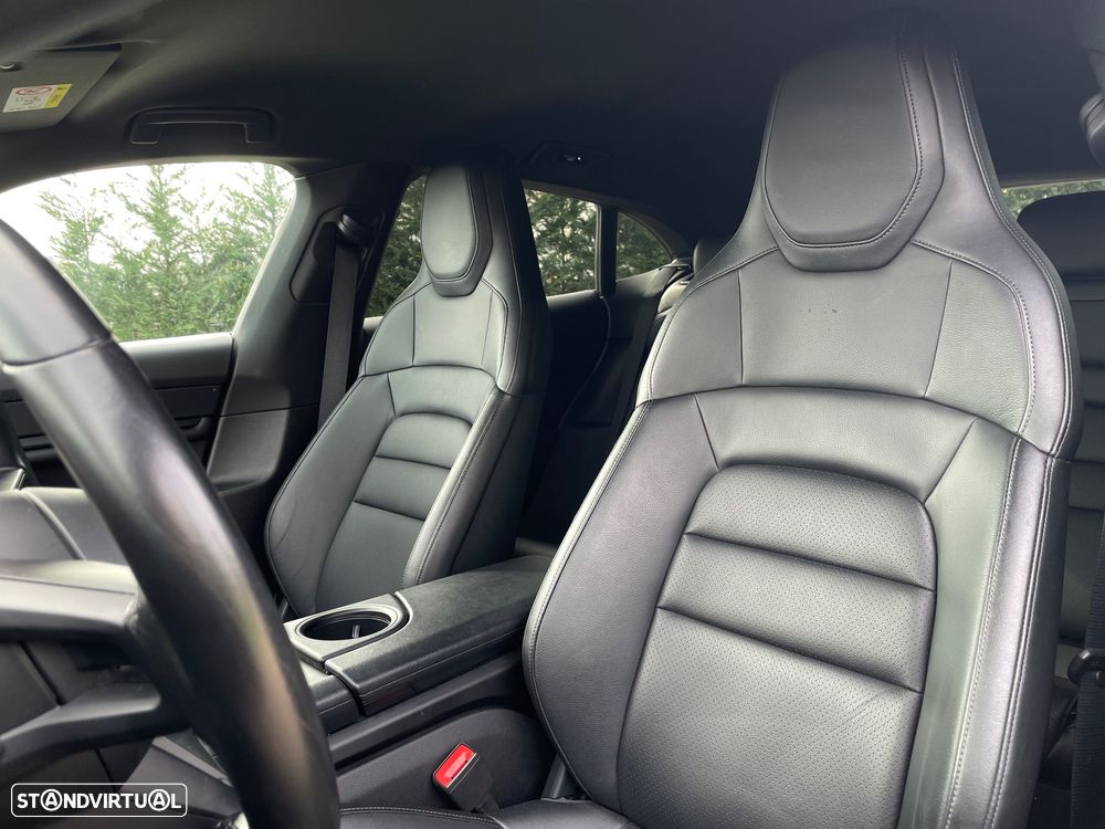 Porsche Taycan Cross Turismo 4 - 24