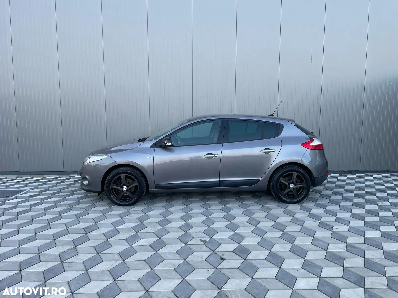 Renault Megane TCe 130 Bose Edition - 11
