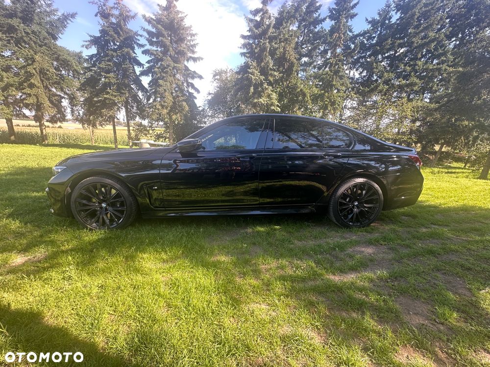 BMW Seria 7 750i xDrive sport - 2