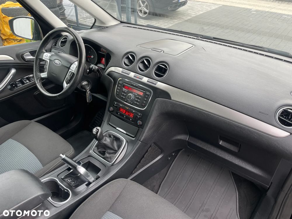 Ford Galaxy 2.0 Business Edition - 27
