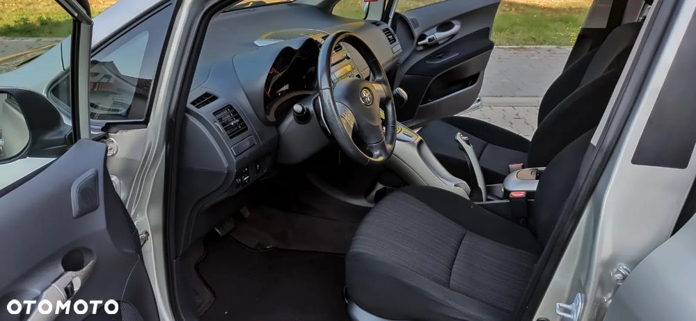 Toyota Auris 1.6 Dynamic MS - 5