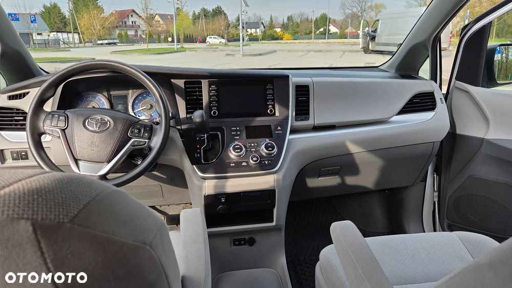 Toyota Sienna - 23