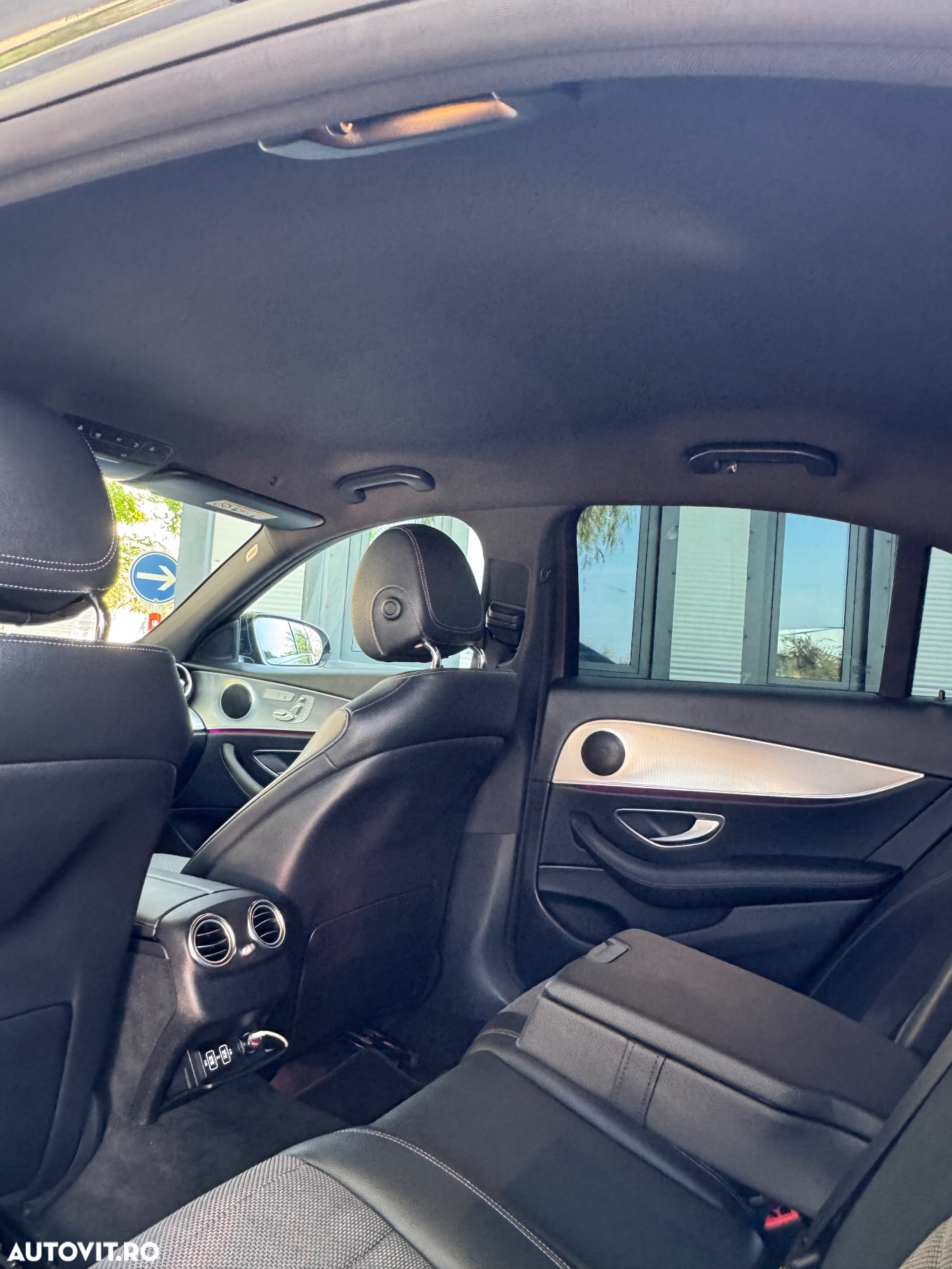 Mercedes-Benz E 220 d 9G-TRONIC AMG Line - 8
